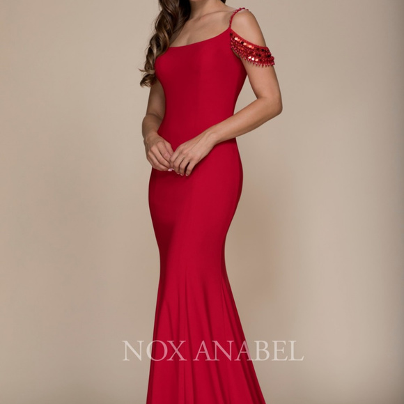 off shoulder round dresses
